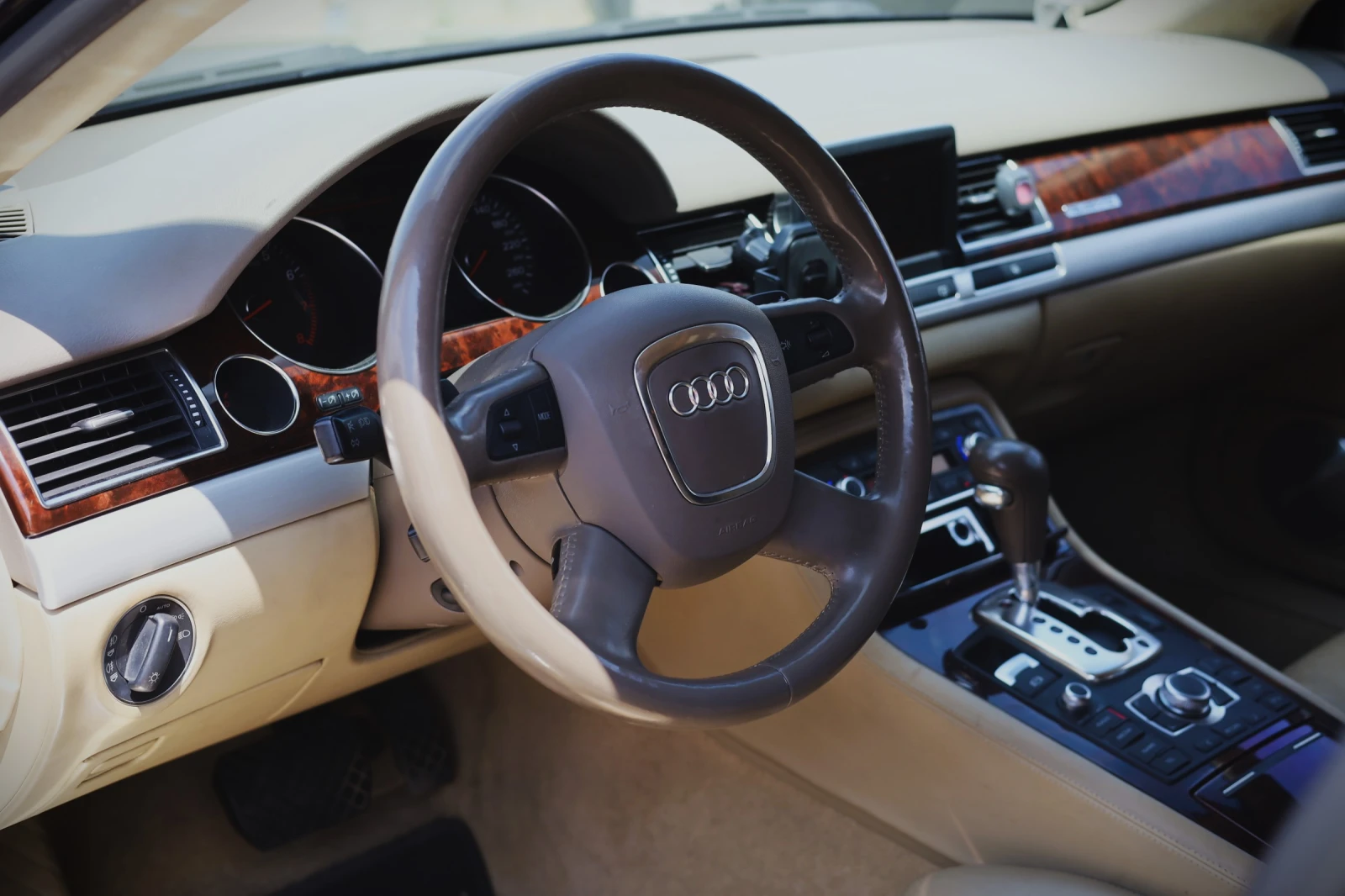 Audi A8 6.0 W12 БЕНЗИН/ГАЗ, снимка 10 - Автомобили и джипове - 55406002