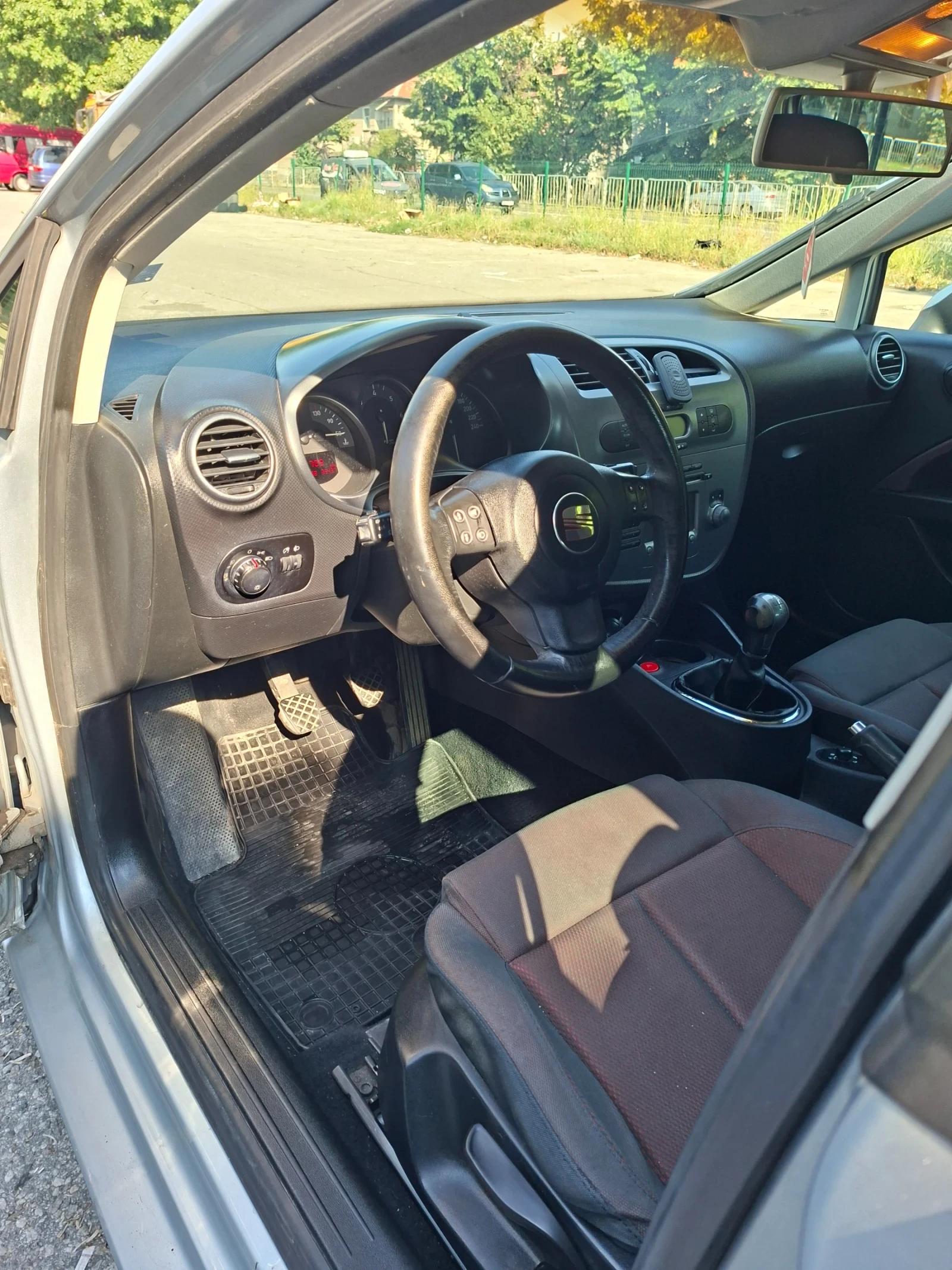 Seat Leon 2.0 TDI, снимка 5 - Автомобили и джипове - 55563419