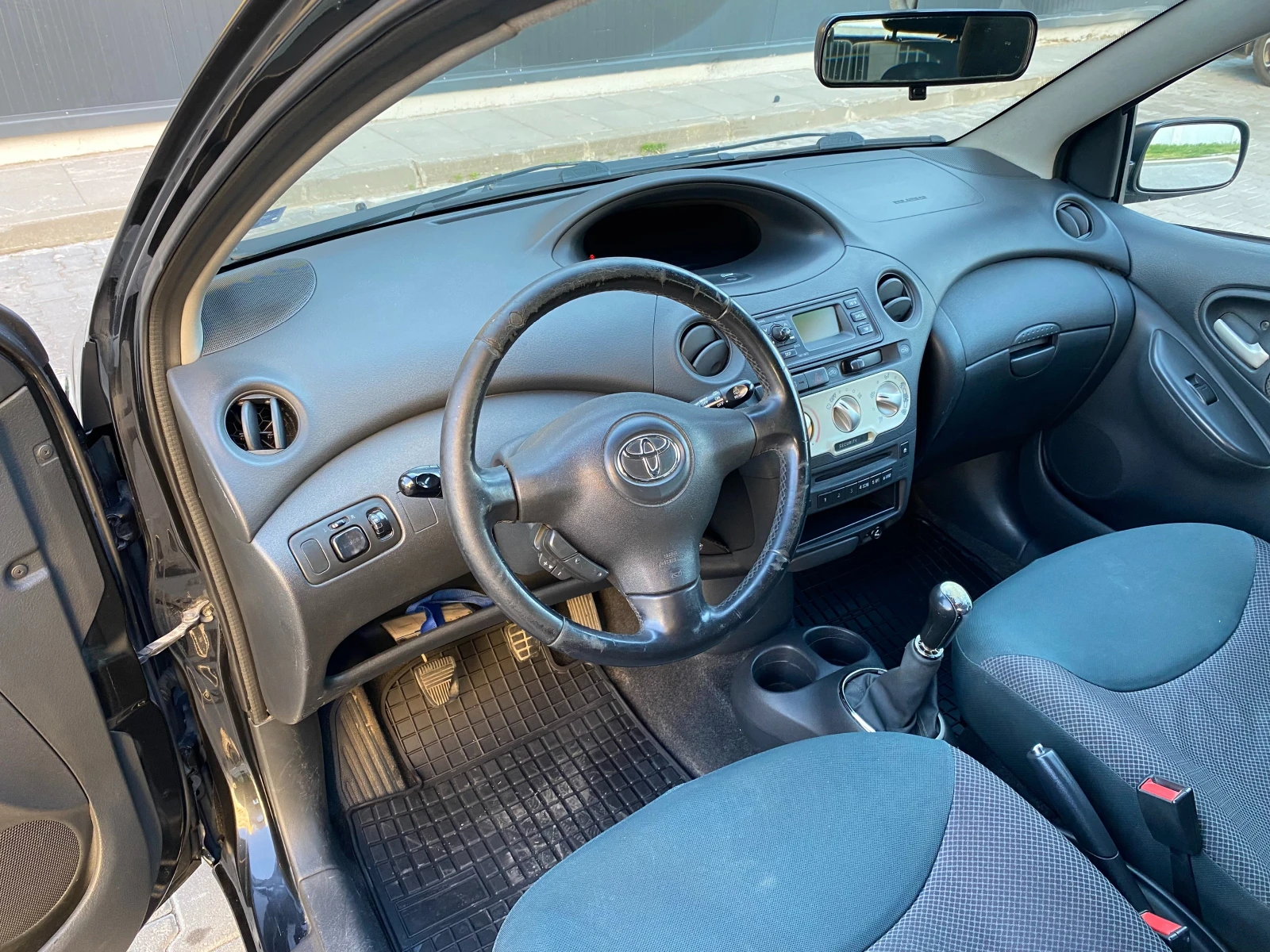 Toyota Yaris, снимка 13 - Автомобили и джипове - 55957514
