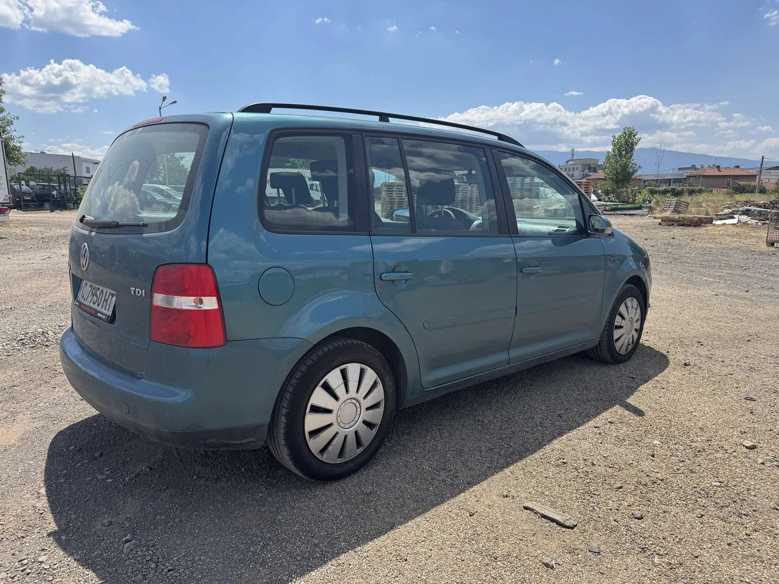 VW Touran 6+ 1, снимка 4 - Автомобили и джипове - 56198699