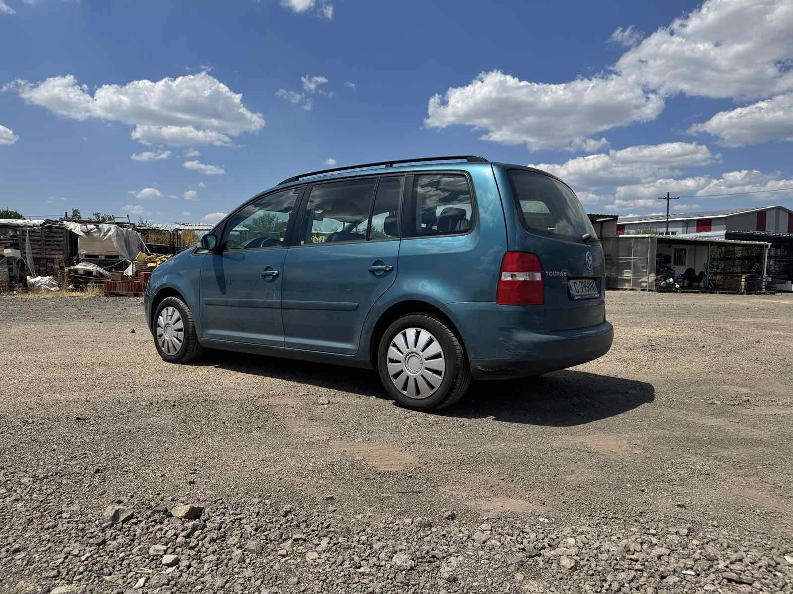 VW Touran 6+ 1, снимка 5 - Автомобили и джипове - 56198699