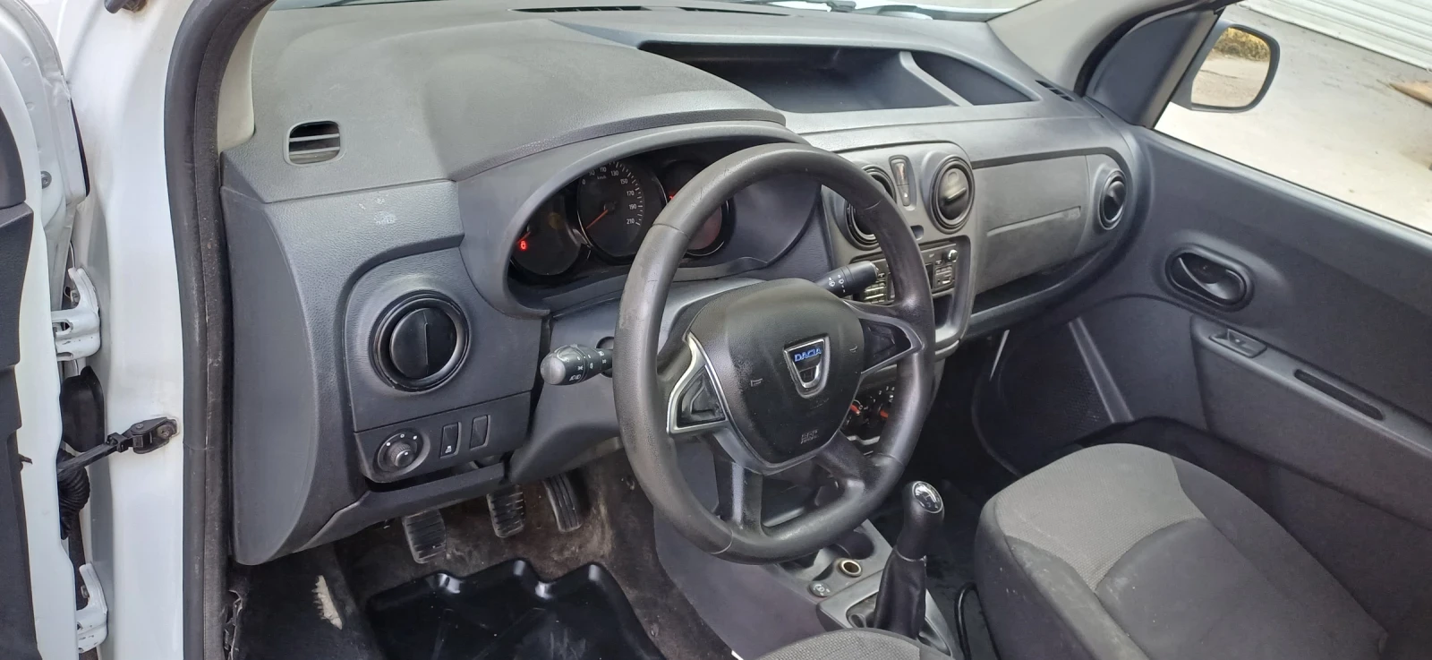 Dacia Dokker, снимка 15 - Автомобили и джипове - 56219165