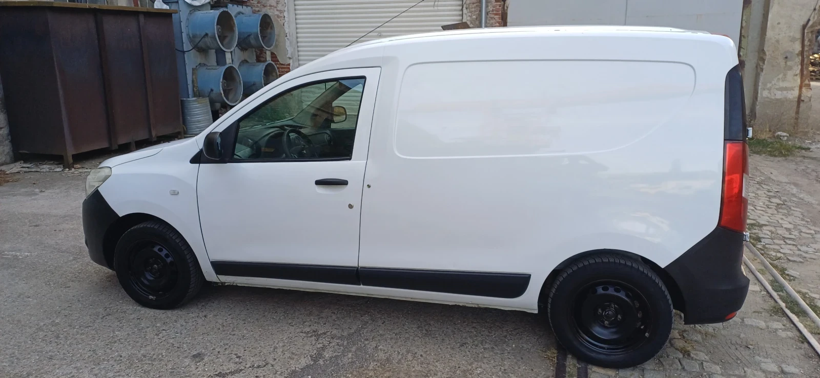 Dacia Dokker, снимка 2 - Автомобили и джипове - 56219165