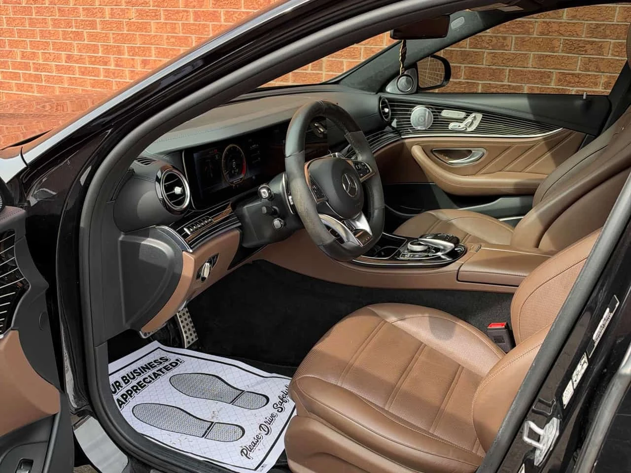 Mercedes-Benz E 63 AMG S  CARFAX | Mobile.bg � ����������� 5