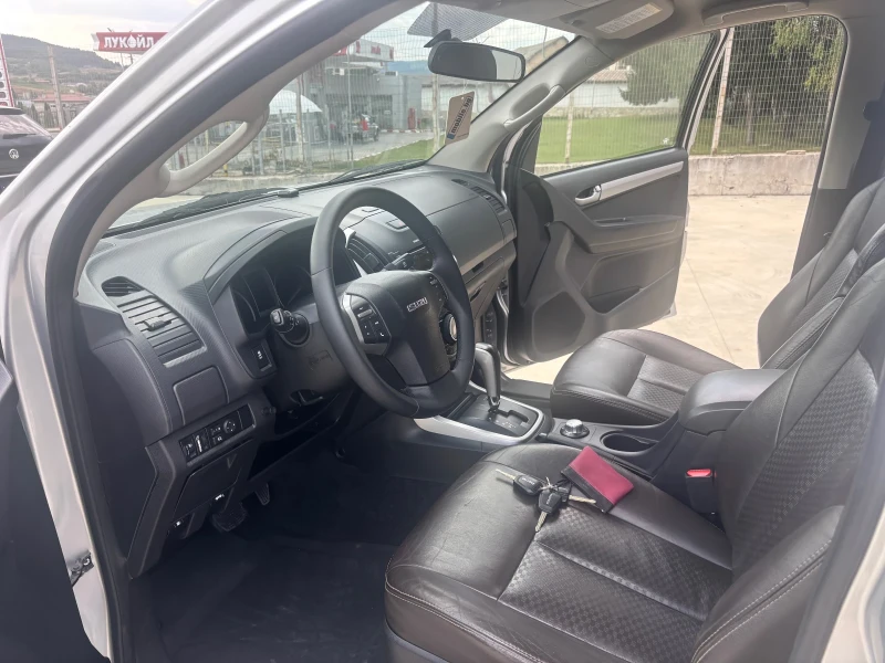Isuzu D-max, снимка 6 - Автомобили и джипове - 51342035