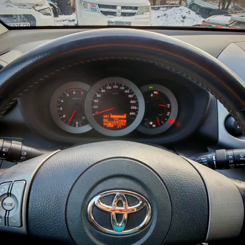 Toyota Rav4 d4d 2.2, 6 СКОРОСТИ, 4х4, ОБСЛУЖЕНА+ РЕГИСТРАЦИЯ, снимка 12 - Автомобили и джипове - 53046653