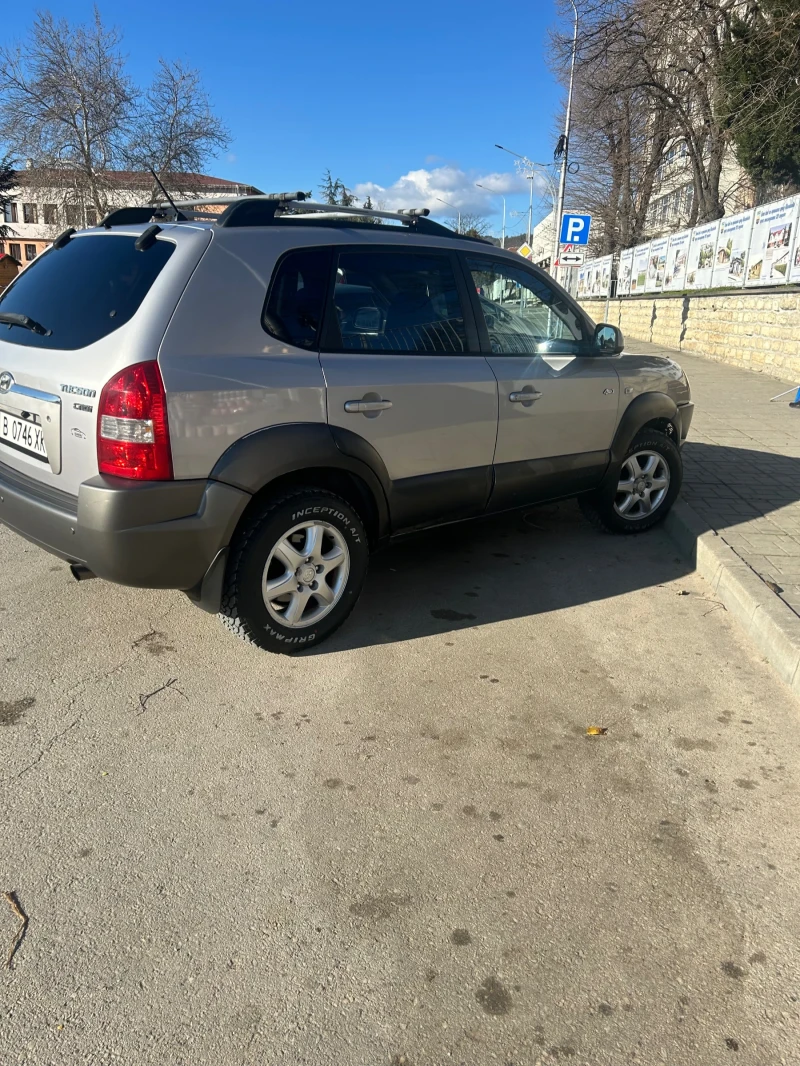 Hyundai Tucson, снимка 4 - Автомобили и джипове - 53046683