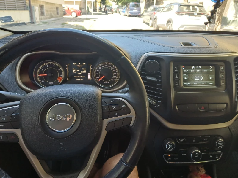 Jeep Cherokee, снимка 3 - Автомобили и джипове - 53247716