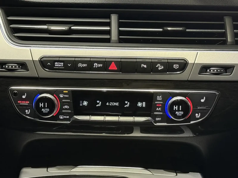 Audi Q7 Progressiv 55 TFSI Quattro, снимка 10 - Автомобили и джипове - 53414975