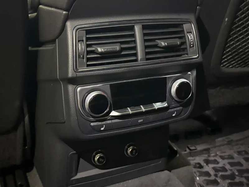 Audi Q7 Progressiv 55 TFSI Quattro, снимка 15 - Автомобили и джипове - 53414975