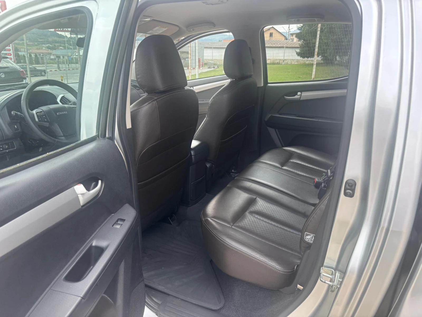 Isuzu D-max | Mobile.bg   12