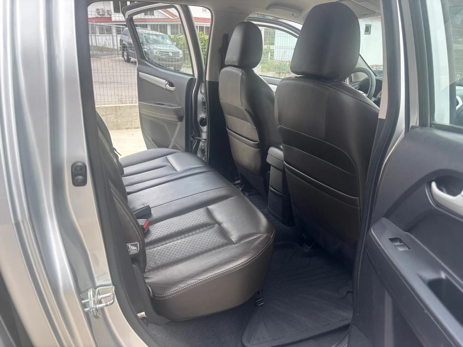 Isuzu D-max | Mobile.bg   11