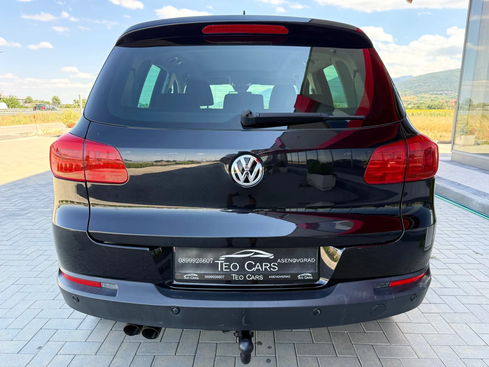 VW Tiguan 2.0 TDI / FULL / LED / 4MOTION / NAVI / PANORAMA , снимка 6 - Автомобили и джипове - 55293545