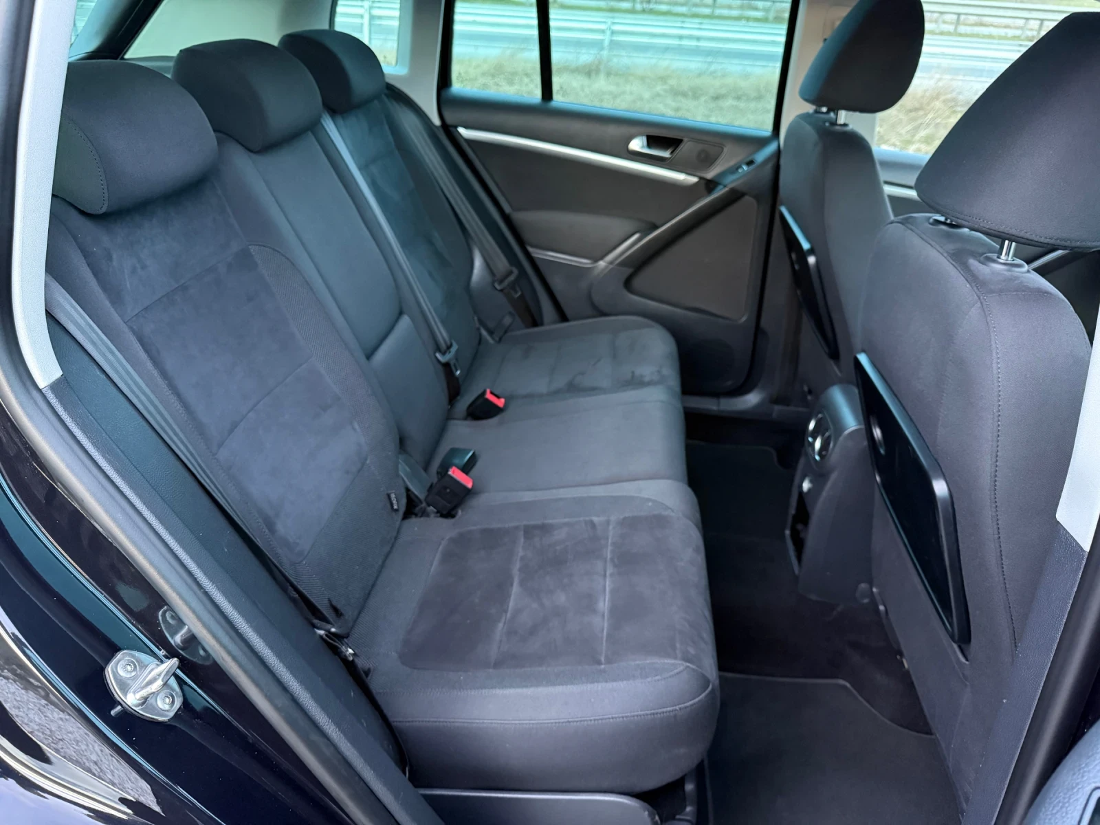 VW Tiguan 2.0 TDI / FULL / LED / 4MOTION / NAVI / PANORAMA  | Mobile.bg � ����������� 12