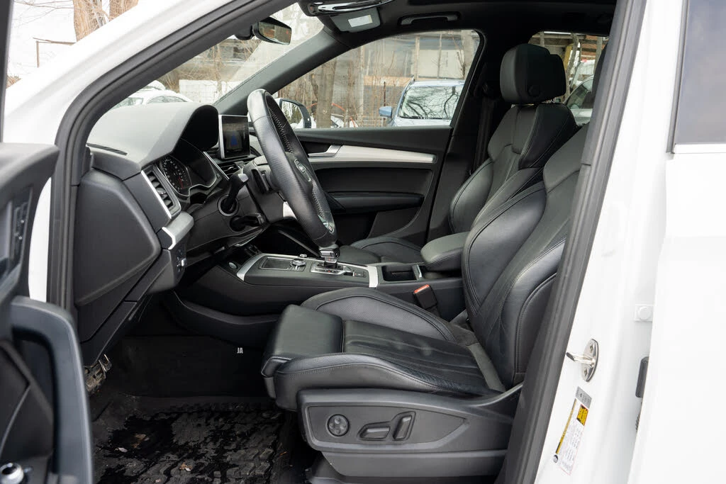 Audi Q5 2.0* quattroProgressive* АвтоКредит* (ЦЕНА ДО БГ), снимка 11 - Автомобили и джипове - 53739310