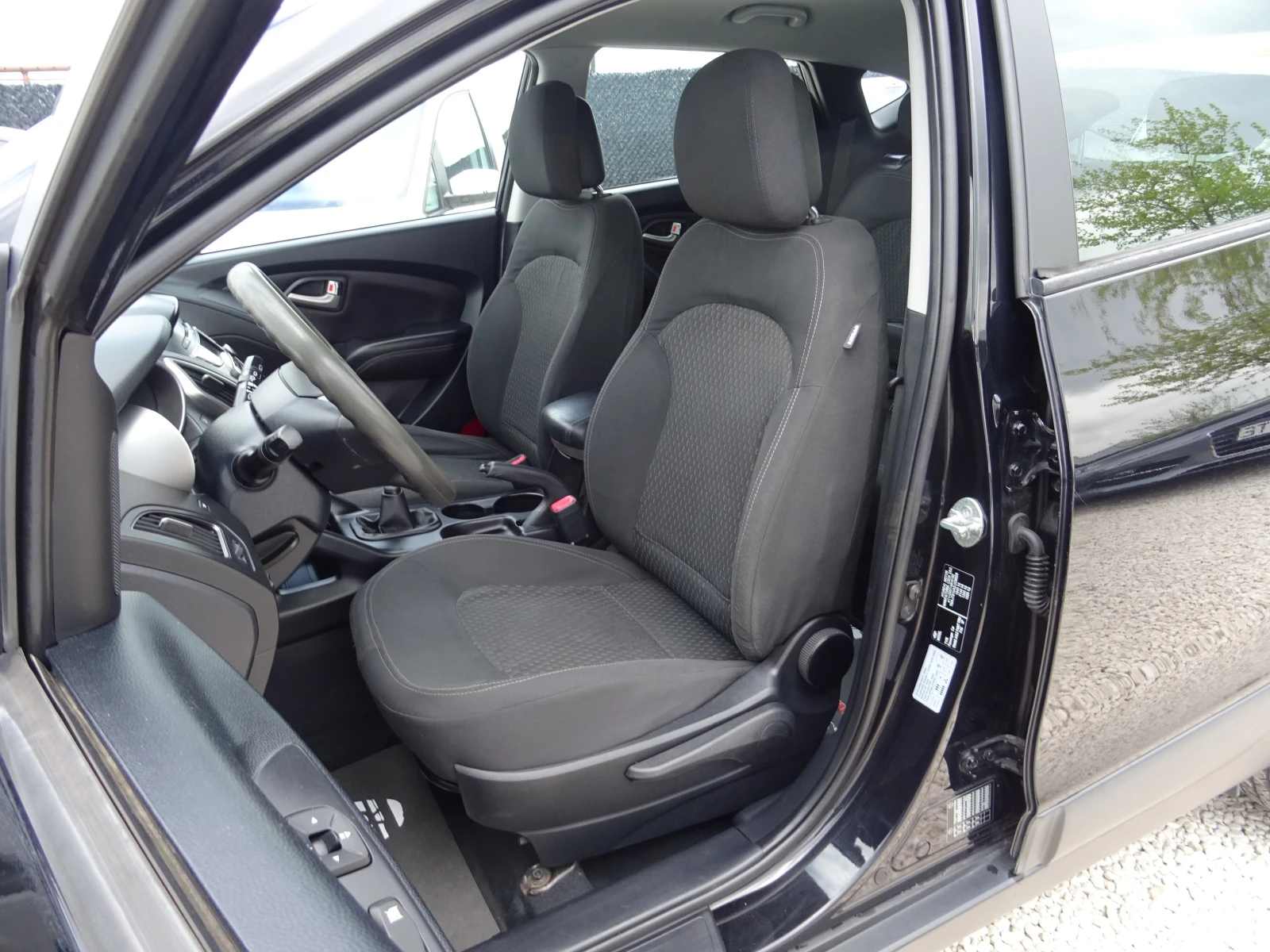 Hyundai IX35 1.7crdi 2WD Comfort, снимка 11 - Автомобили и джипове - 54490973