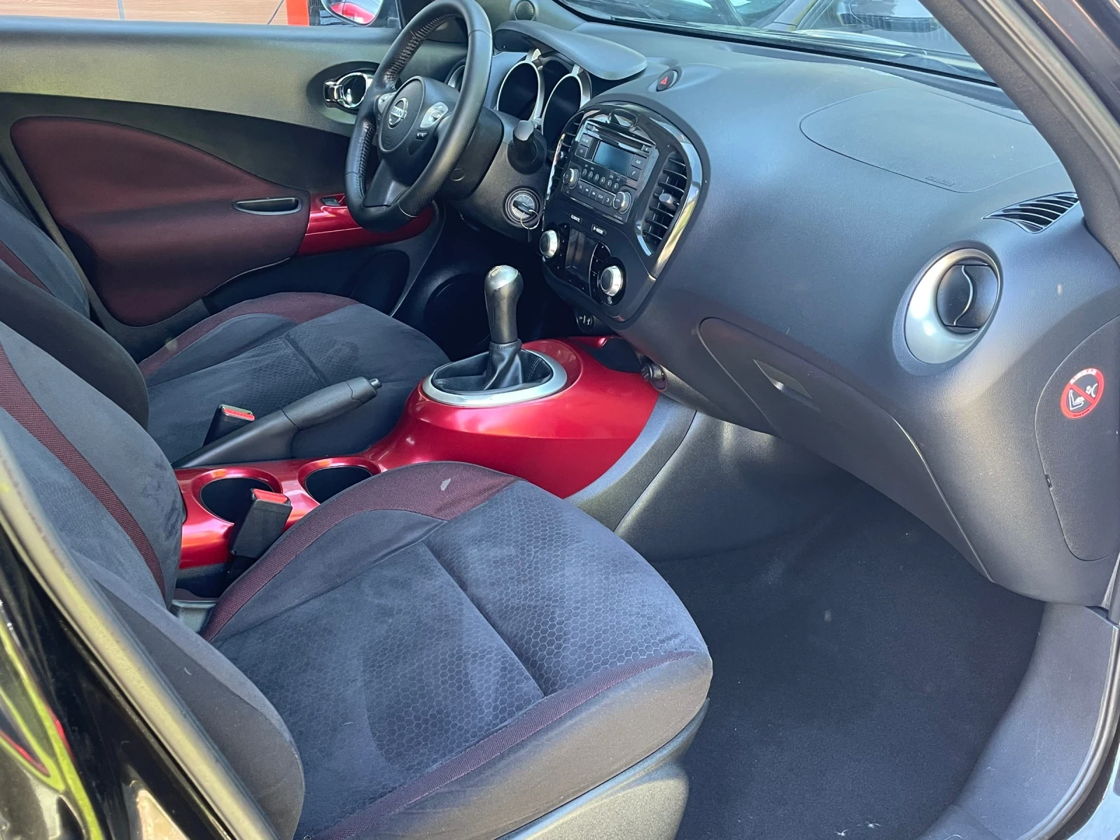 Nissan Juke 1.6i, снимка 11 - Автомобили и джипове - 54725490