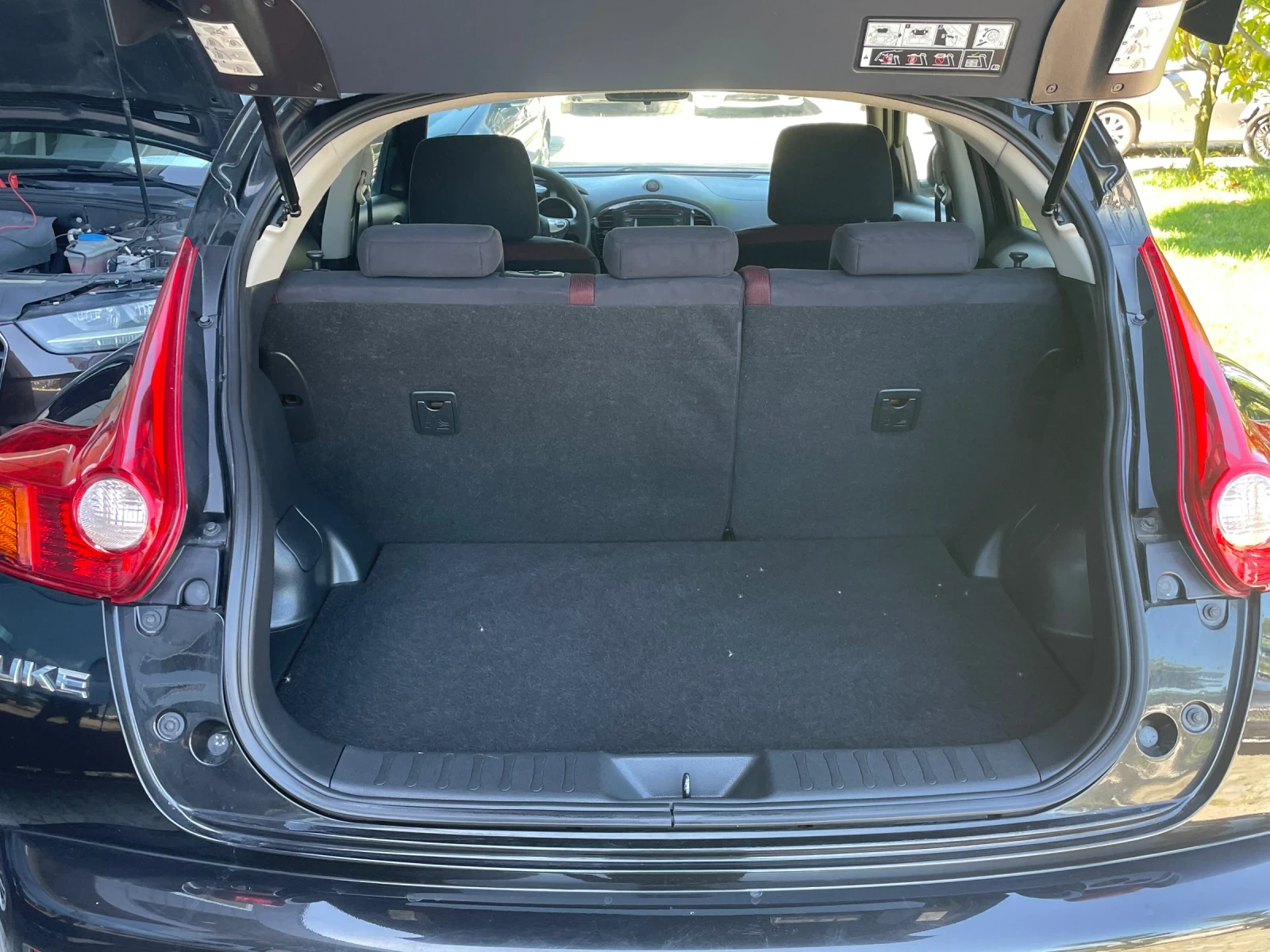 Nissan Juke 1.6i, снимка 12 - Автомобили и джипове - 54725490