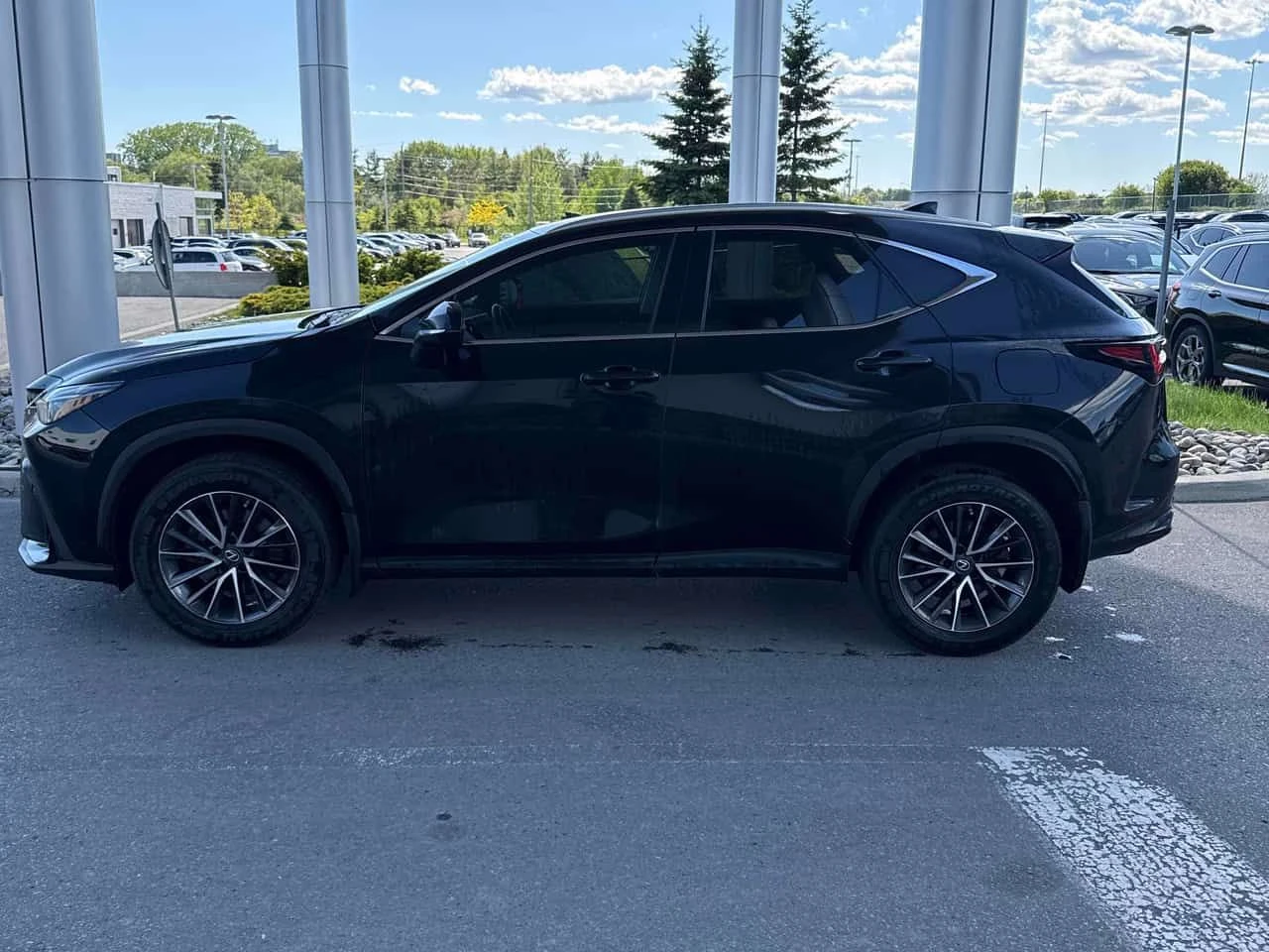 Lexus NX * 250 * АВТОКРЕДИТ БЕЗ ПЪРВОНААЛНА ВНОСКА* , снимка 2 - Автомобили и джипове - 54822544
