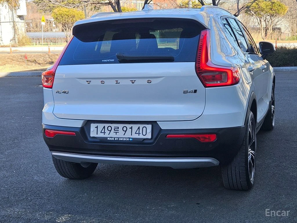 Volvo XC40 INSCRIPTION* ДИГИТАЛНО* ТАБЛО* ПОДГРЕВ* САМОПАРКИР, снимка 5 - Автомобили и джипове - 54884220