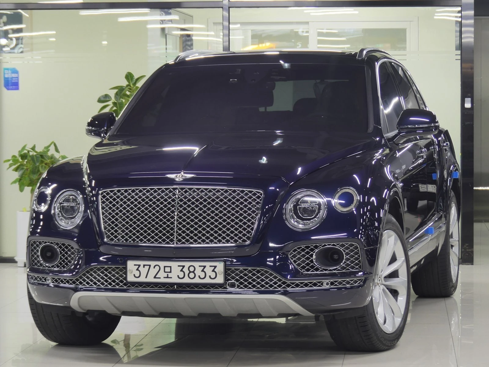 Bentley Bentayga 4.0* ЛЮК* ОБДУХВАНЕ* МАСАЖ* 360* KEYLESS* КРАЙНА Ц