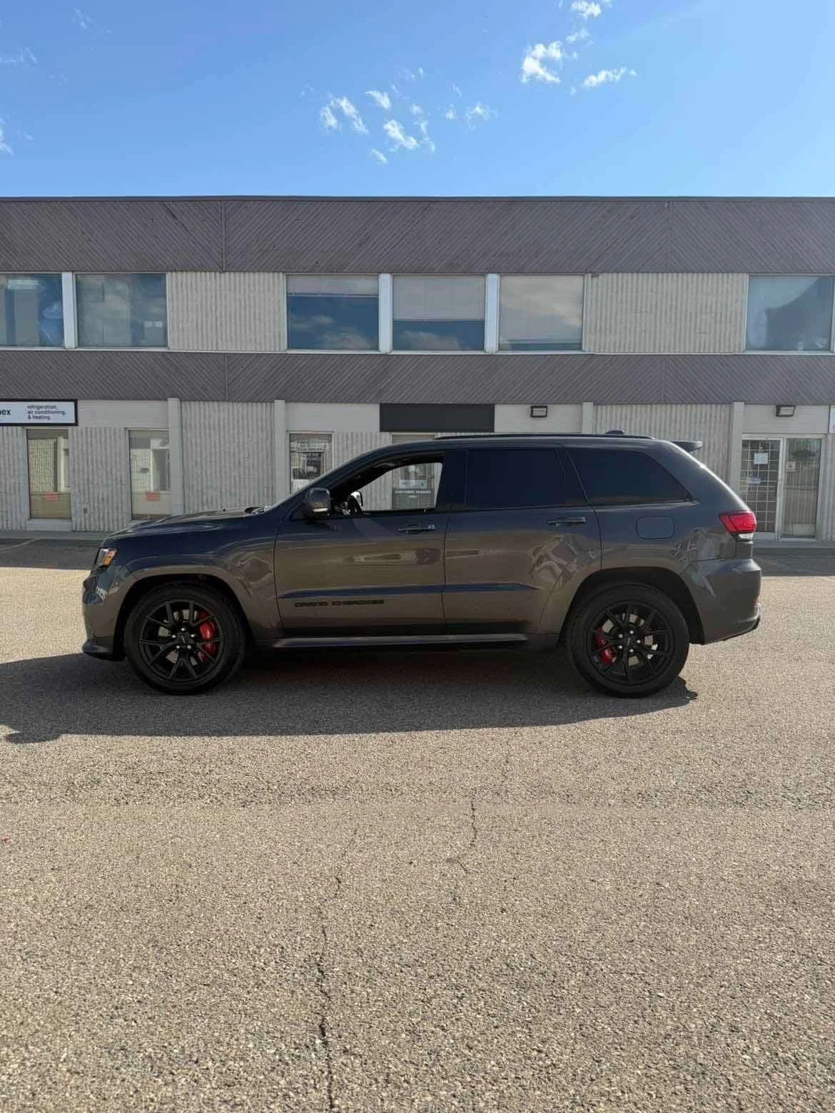 Jeep Grand cherokee * SRT * АВТОКРЕДИТ БЕЗ ПЪРВОНАЧАЛНА ВНОСКА* , снимка 2 - Автомобили и джипове - 55746768