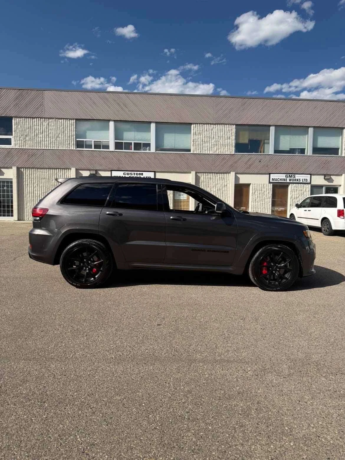 Jeep Grand cherokee * SRT * АВТОКРЕДИТ БЕЗ ПЪРВОНАЧАЛНА ВНОСКА* , снимка 3 - Автомобили и джипове - 55746768