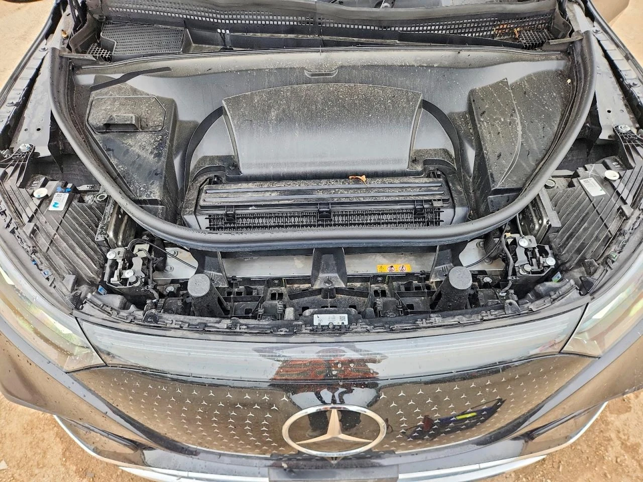 Mercedes-Benz EQE 350* 4MATIC* DISTRONIC* ПОДГРЕВ* ОБДУХ* 360* , снимка 11 - Автомобили и джипове - 56182648