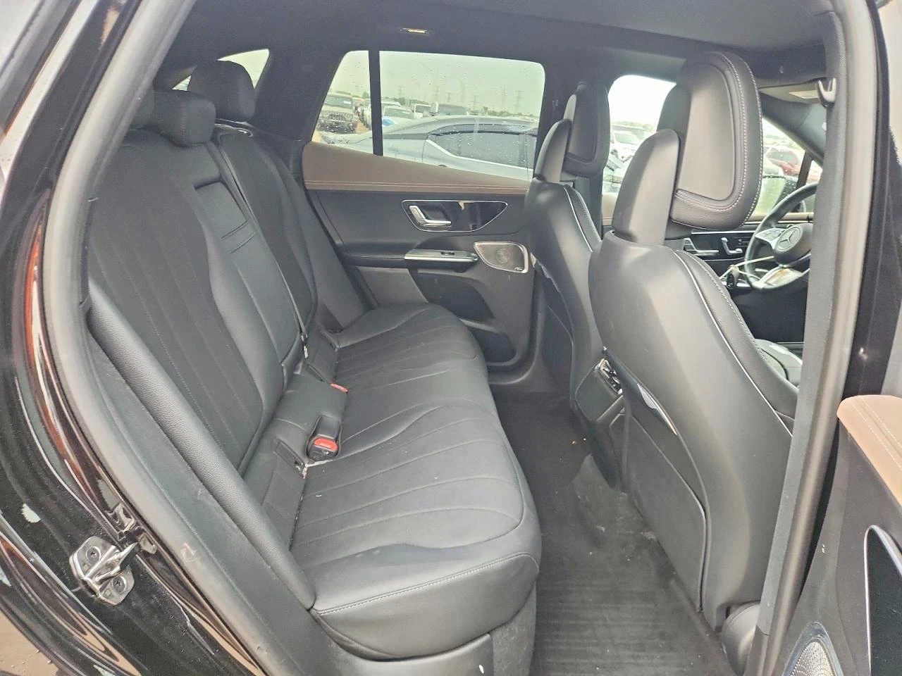 Mercedes-Benz EQE 350* 4MATIC* DISTRONIC* ПОДГРЕВ* ОБДУХ* 360* , снимка 9 - Автомобили и джипове - 56182648