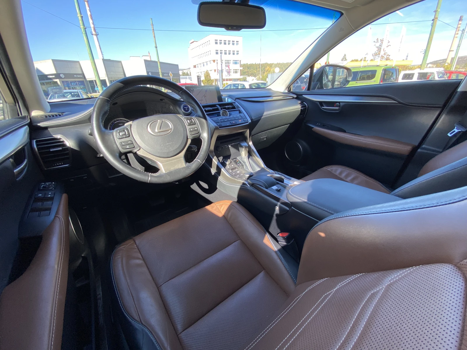 Lexus NX 300h, снимка 15 - Автомобили и джипове - 56709384