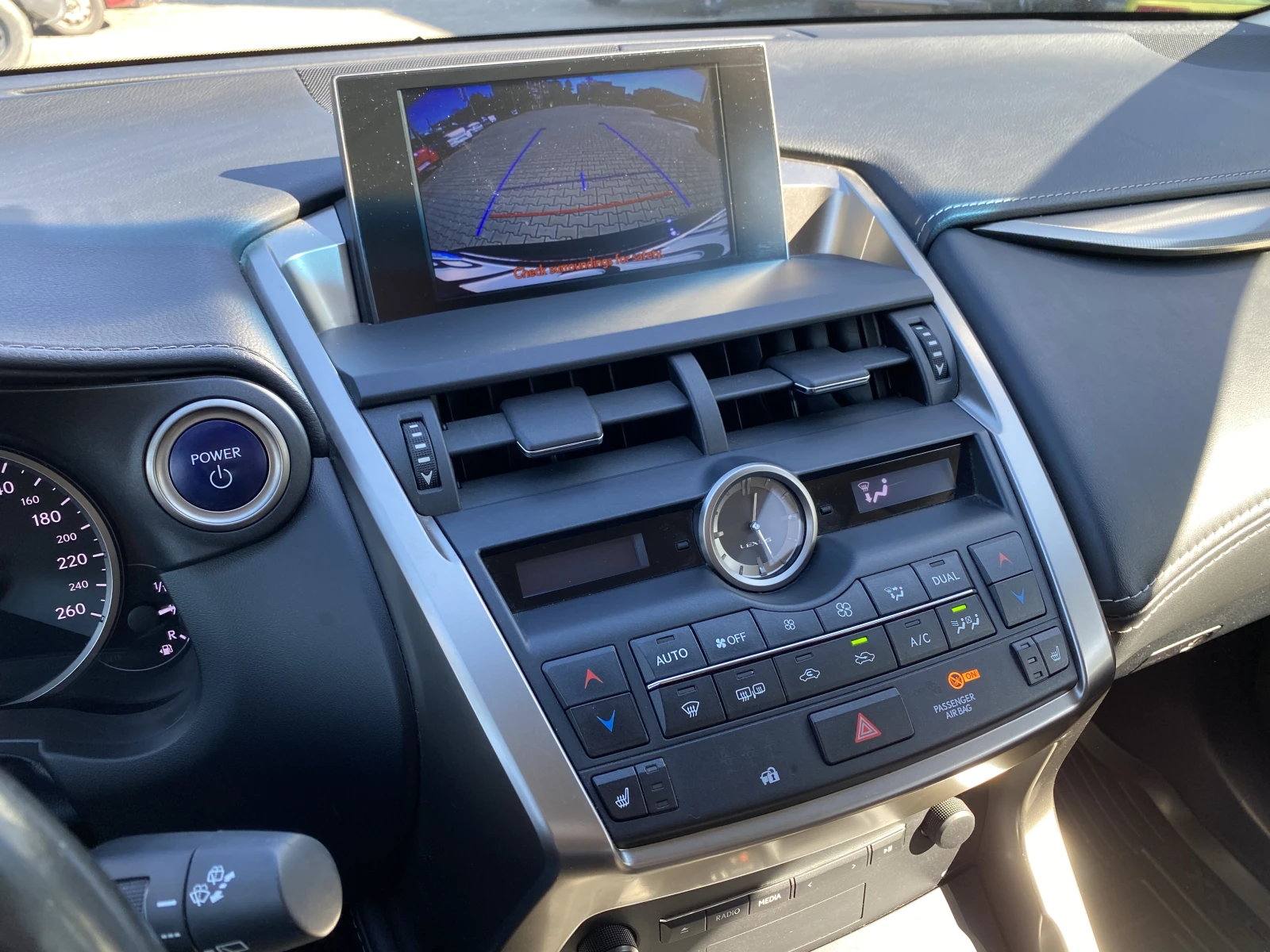 Lexus NX 300h, снимка 17 - Автомобили и джипове - 56709384