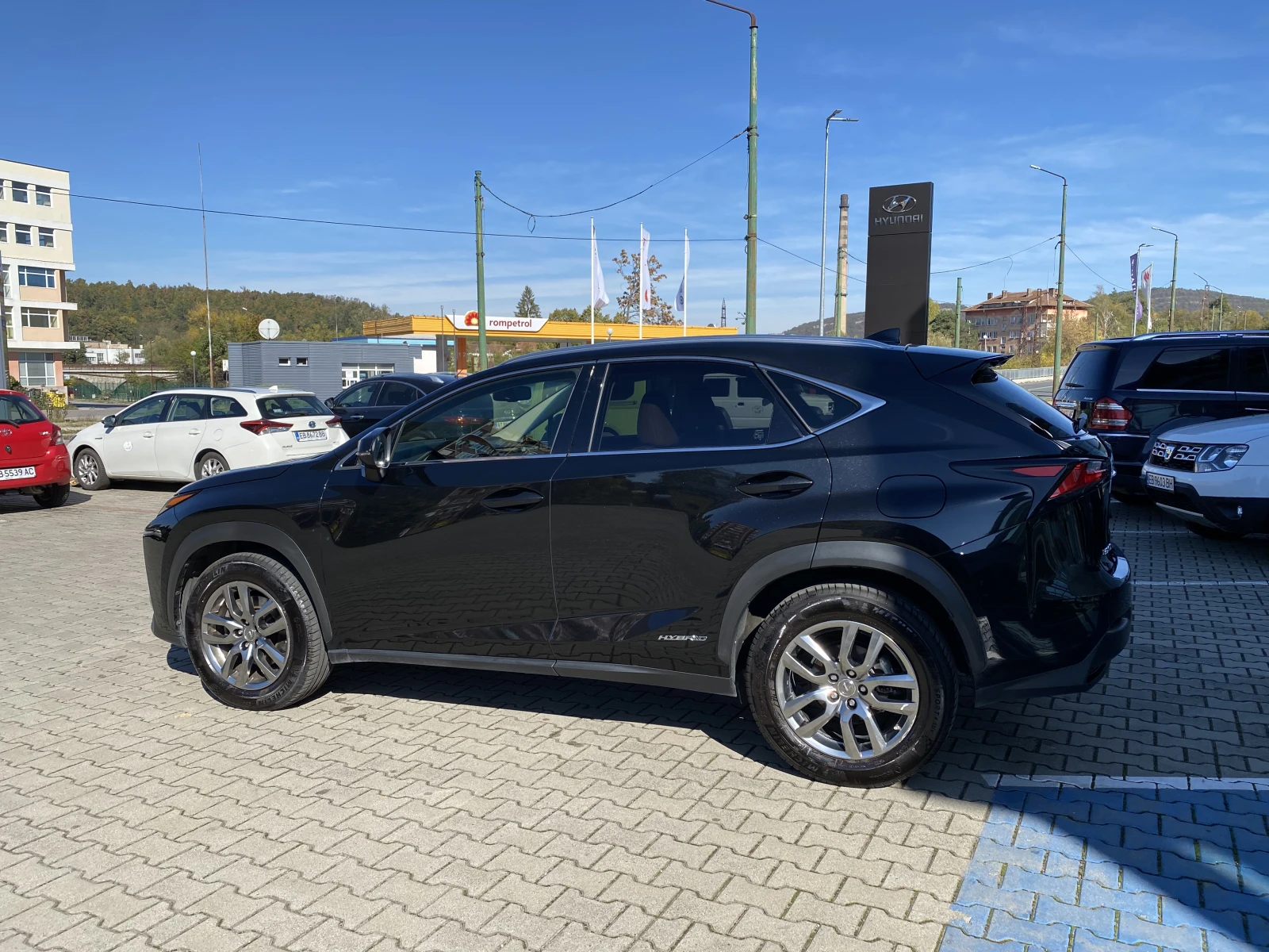 Lexus NX 300h, снимка 3 - Автомобили и джипове - 56709384