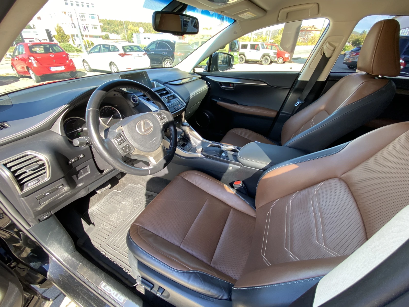 Lexus NX 300h, снимка 8 - Автомобили и джипове - 56709384