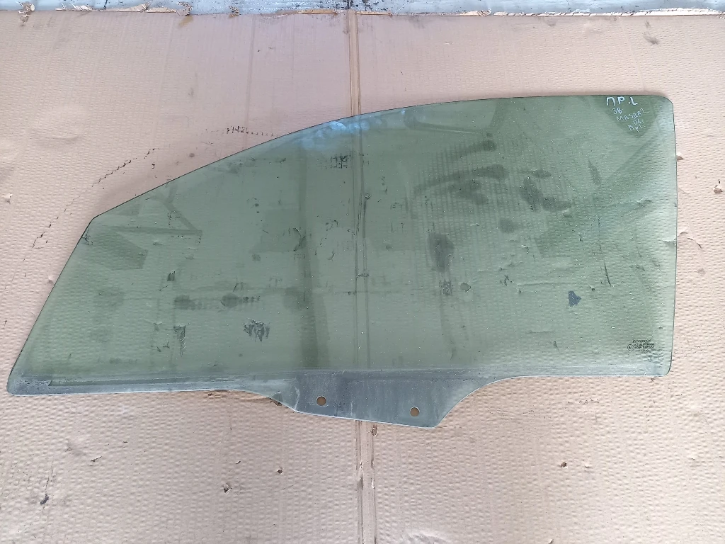 Стъкло предно ляво Мазда 2 1.4д 