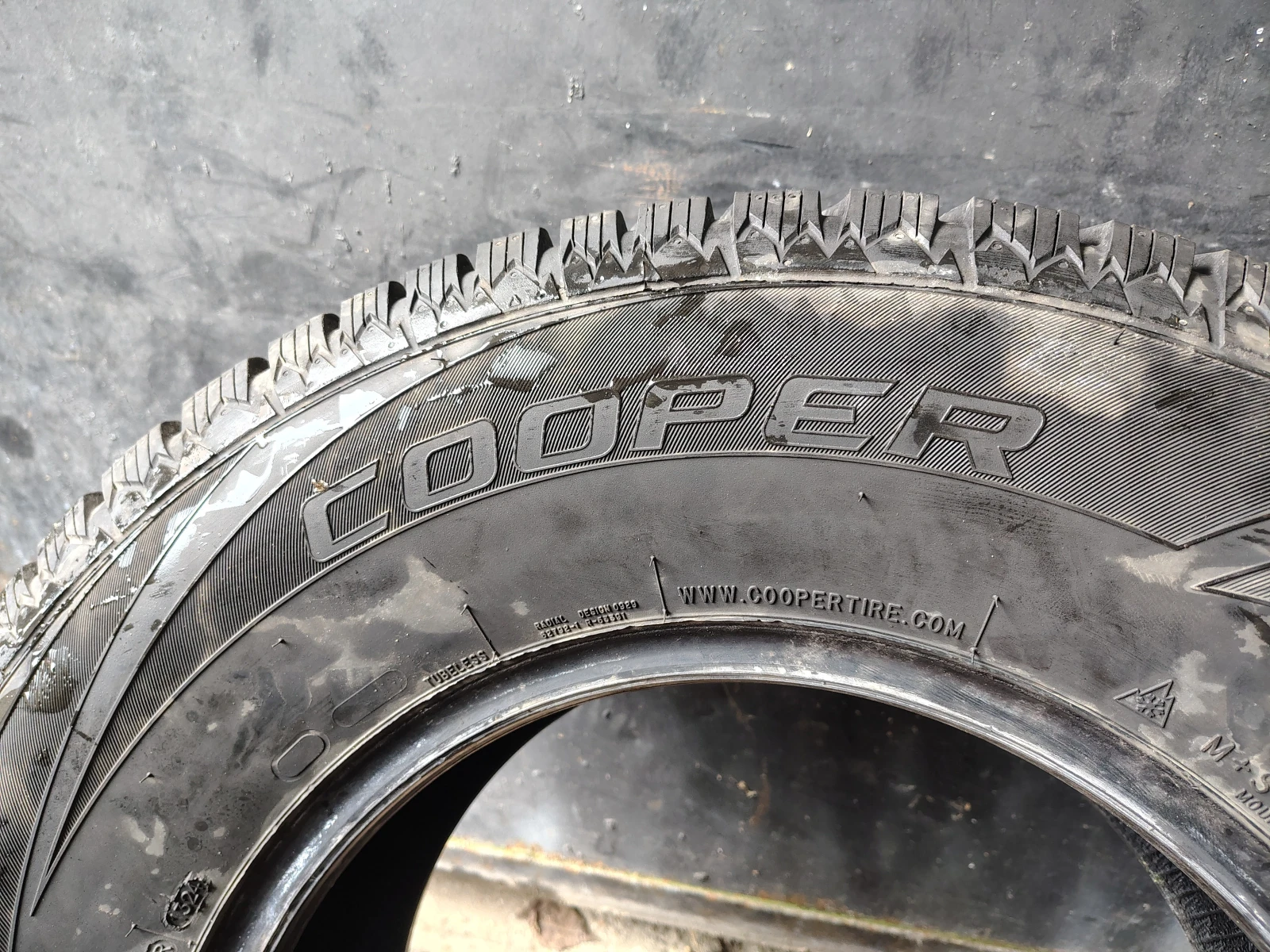 Гуми Зимни 255/70R16, снимка 4 - Гуми и джанти - 54085956