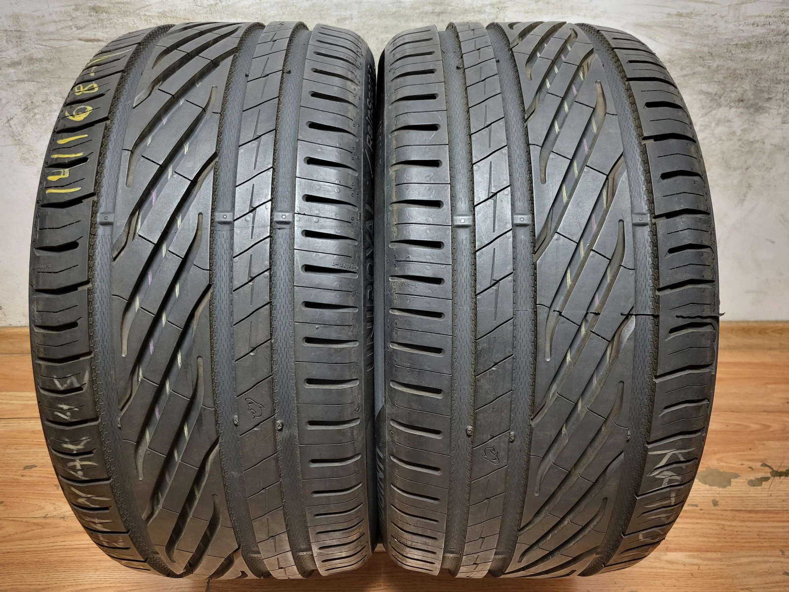 Гуми Летни 255/35R18