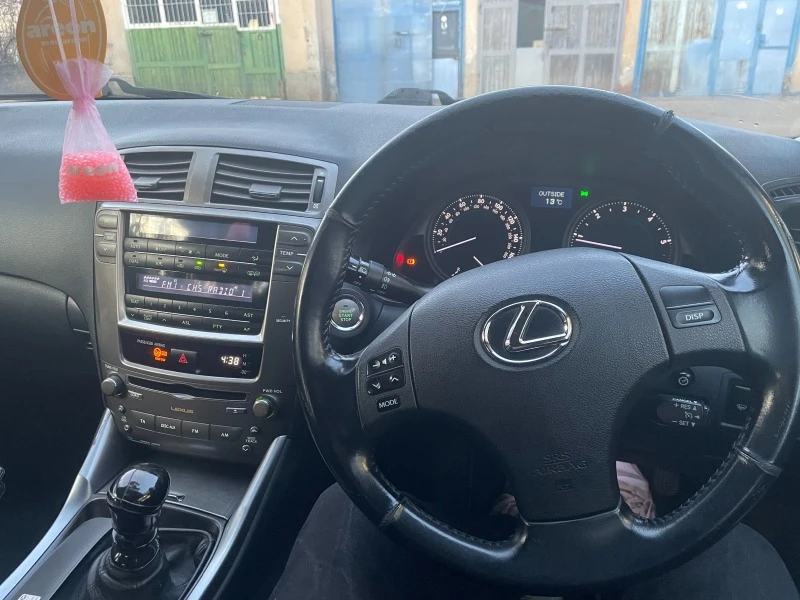 Lexus IS 220d 220d, снимка 15 - Автомобили и джипове - 47995244