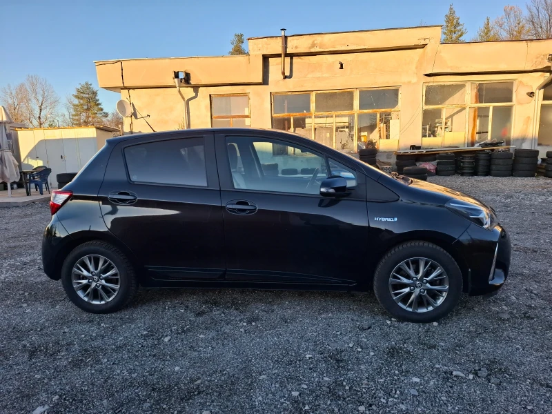 Toyota Yaris 1.5 hybrid , снимка 4 - Автомобили и джипове - 49303595