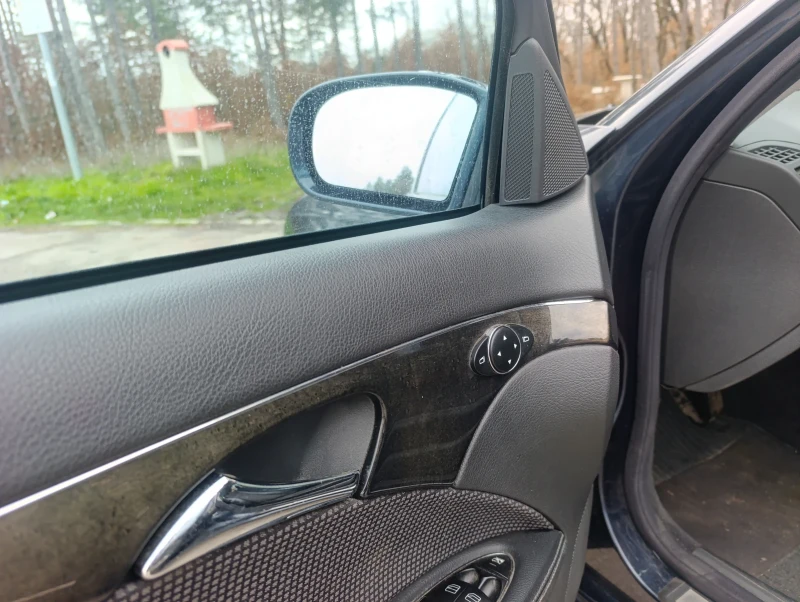 Mercedes-Benz E 270 E 270, снимка 17 - Автомобили и джипове - 52705846