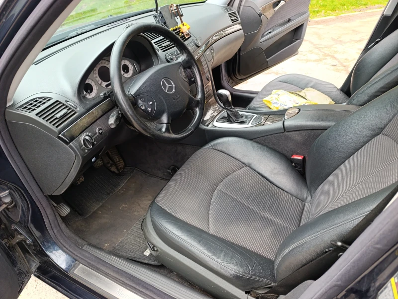 Mercedes-Benz E 270 E 270, снимка 9 - Автомобили и джипове - 52705846