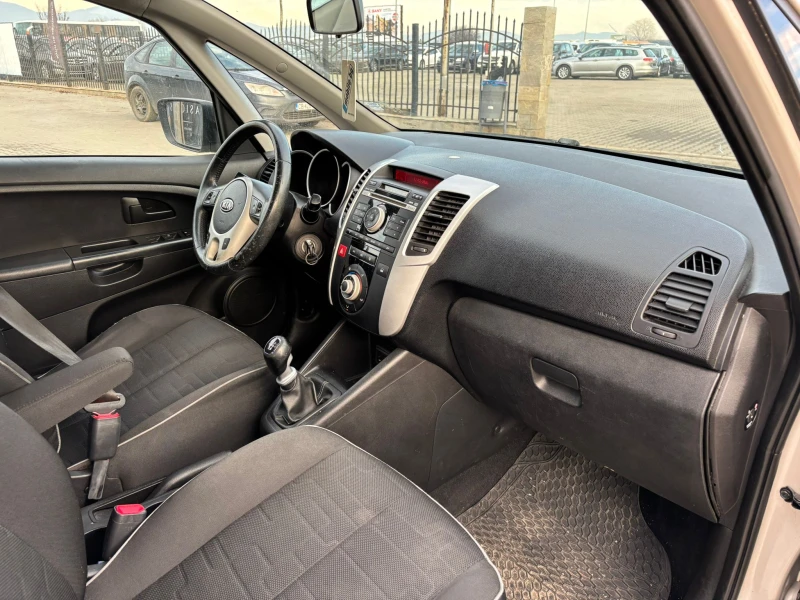 Kia Venga / 1.4I / GAS / 90HP / EURO 5 / , снимка 11 - Автомобили и джипове - 52835224