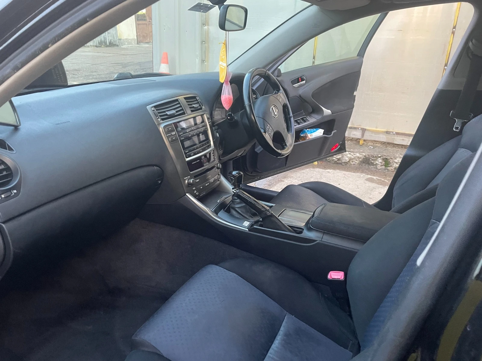 Lexus IS 220d 220d | Mobile.bg — изображение 13