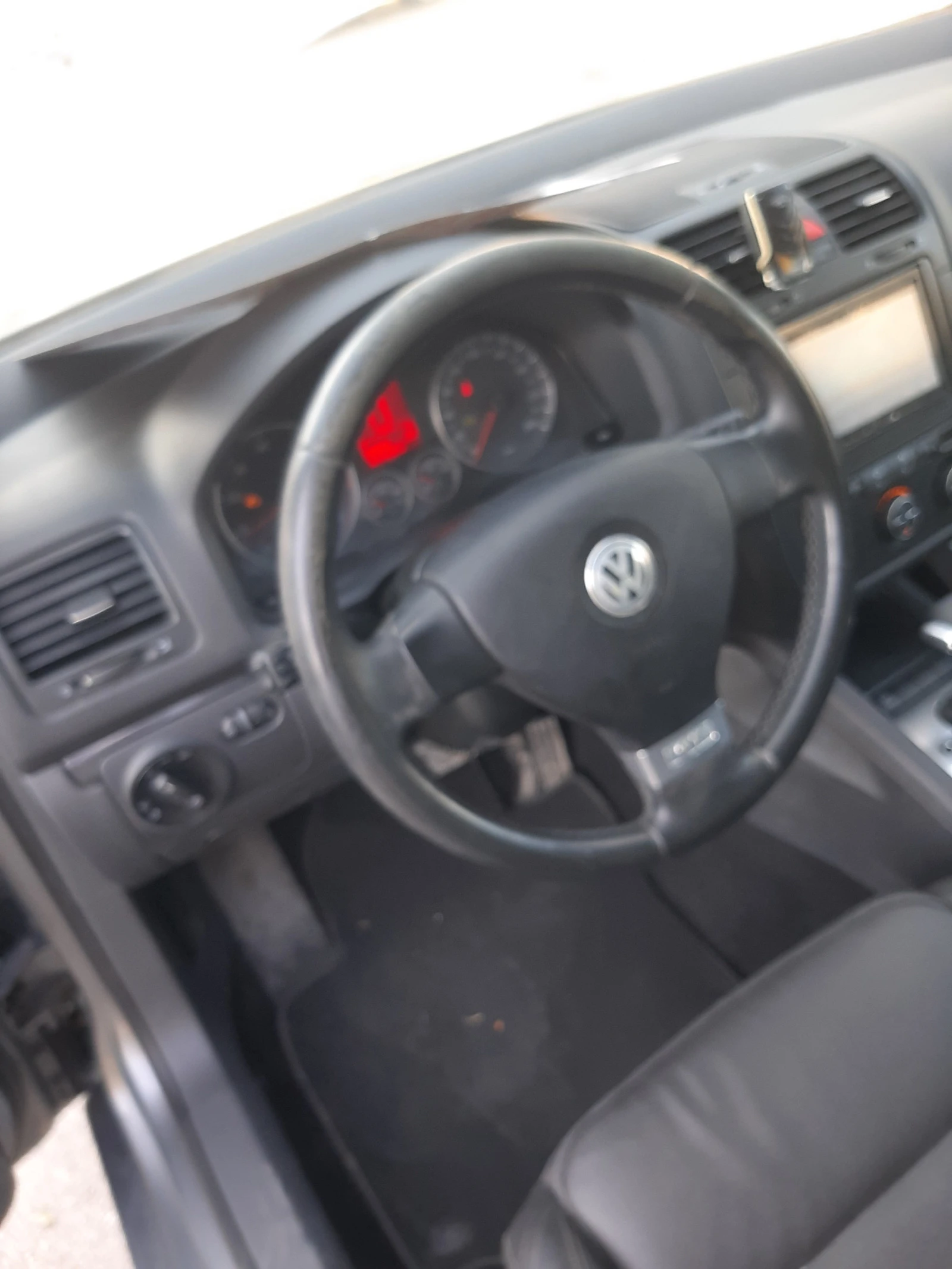 VW Golf 1.4 GTI Автомат - изображение 5