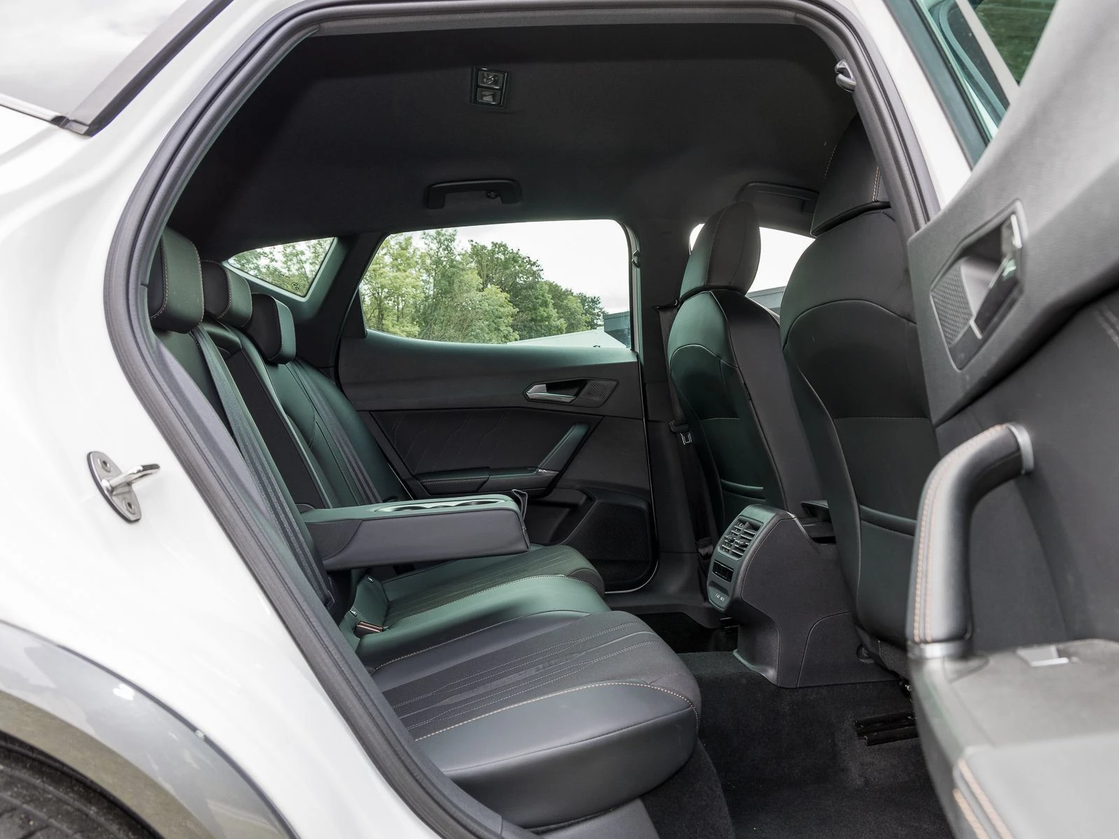 Cupra Formentor 1.4 e-Hybrid* DISTRONIC* KEYLESS* CARPLAY*  | Mobile.bg   13