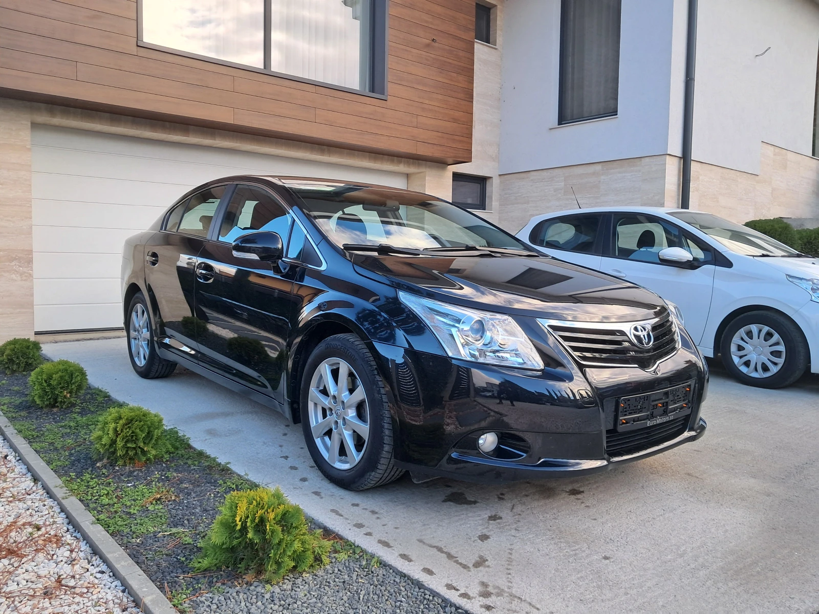 Toyota Avensis 1.8i-112000км.СЕРВИЗНА ИСТОРИЯ В ТОЙОТА - изображение 2
