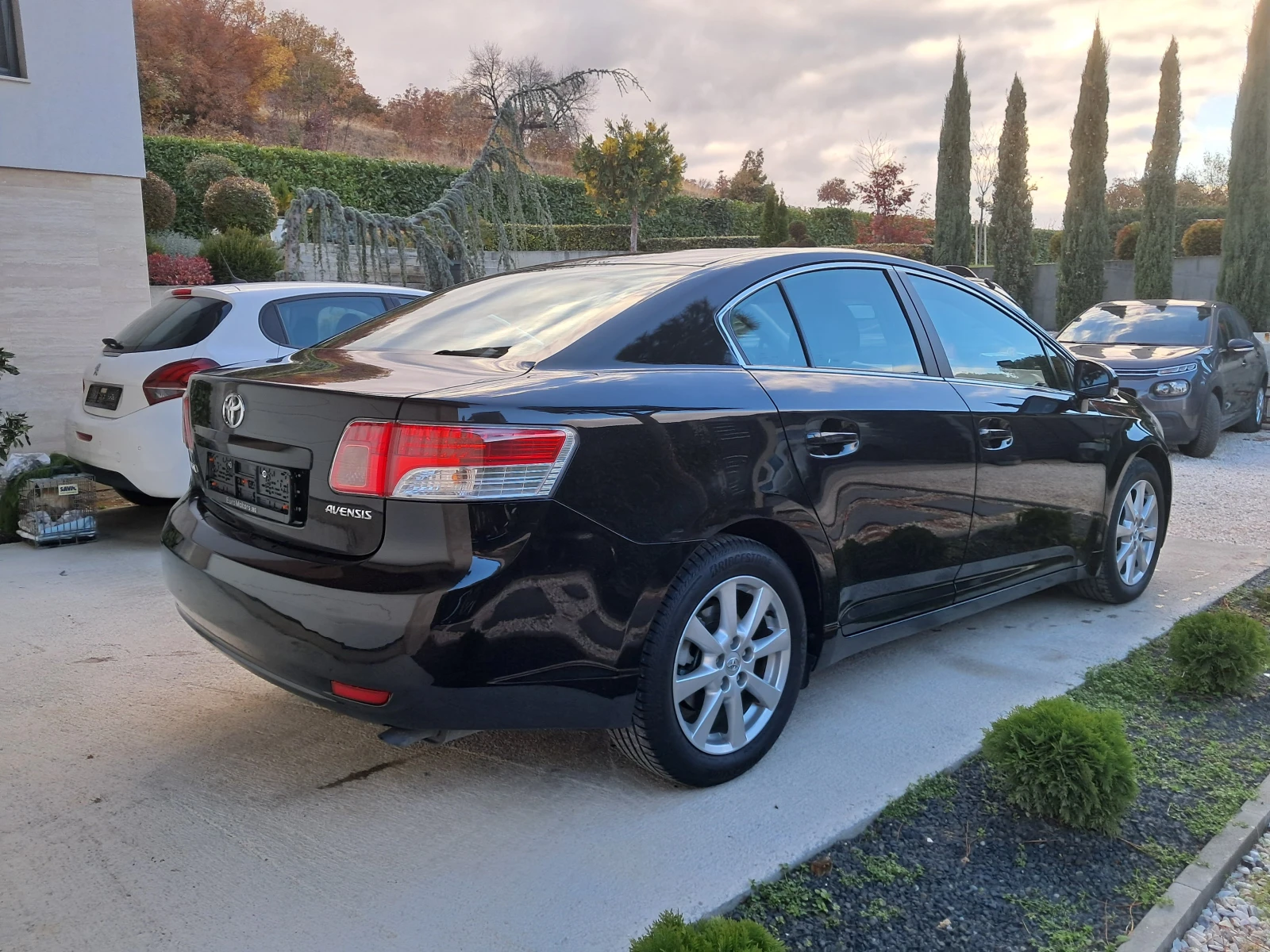Toyota Avensis 1.8i-112000км.СЕРВИЗНА ИСТОРИЯ В ТОЙОТА - изображение 3