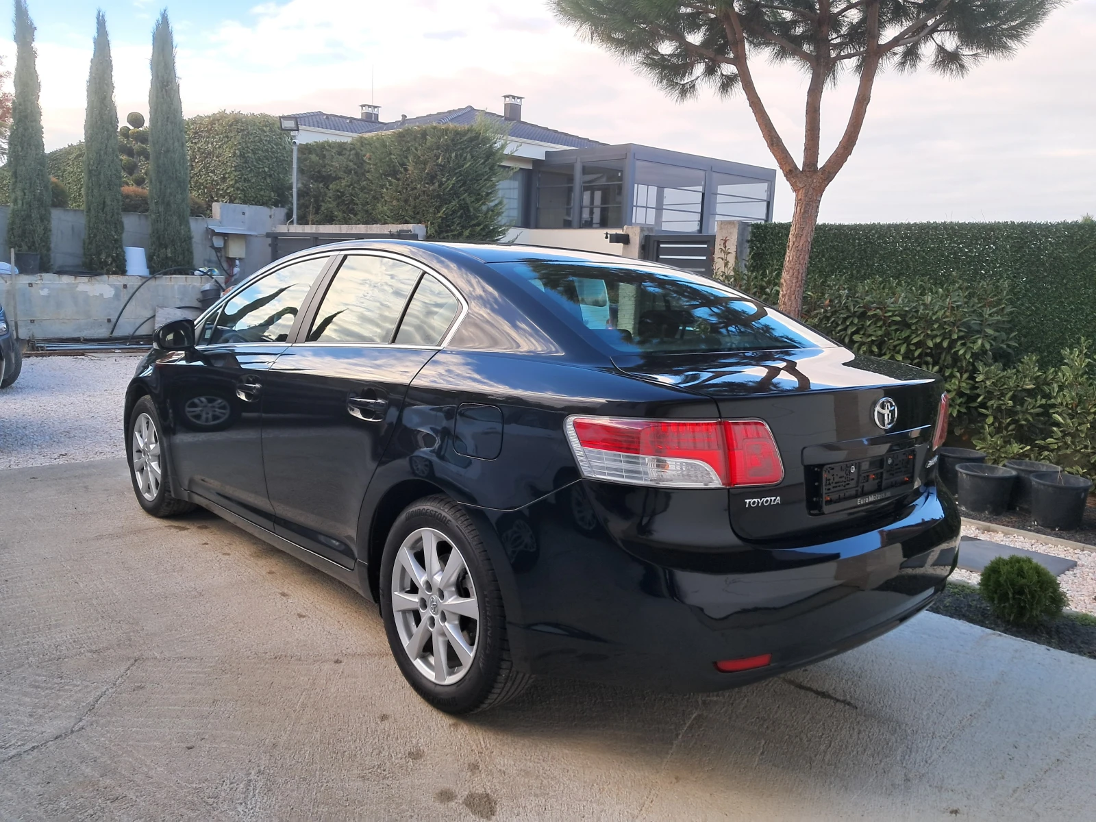 Toyota Avensis 1.8i-112000км.СЕРВИЗНА ИСТОРИЯ В ТОЙОТА - изображение 4