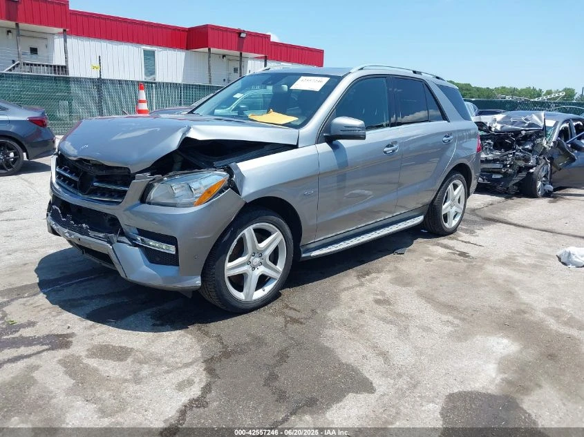 Mercedes-Benz ML 550 4.6L V-8 DI, DOHC, VVT, TURBO, 402HP All Wheel - изображение 2