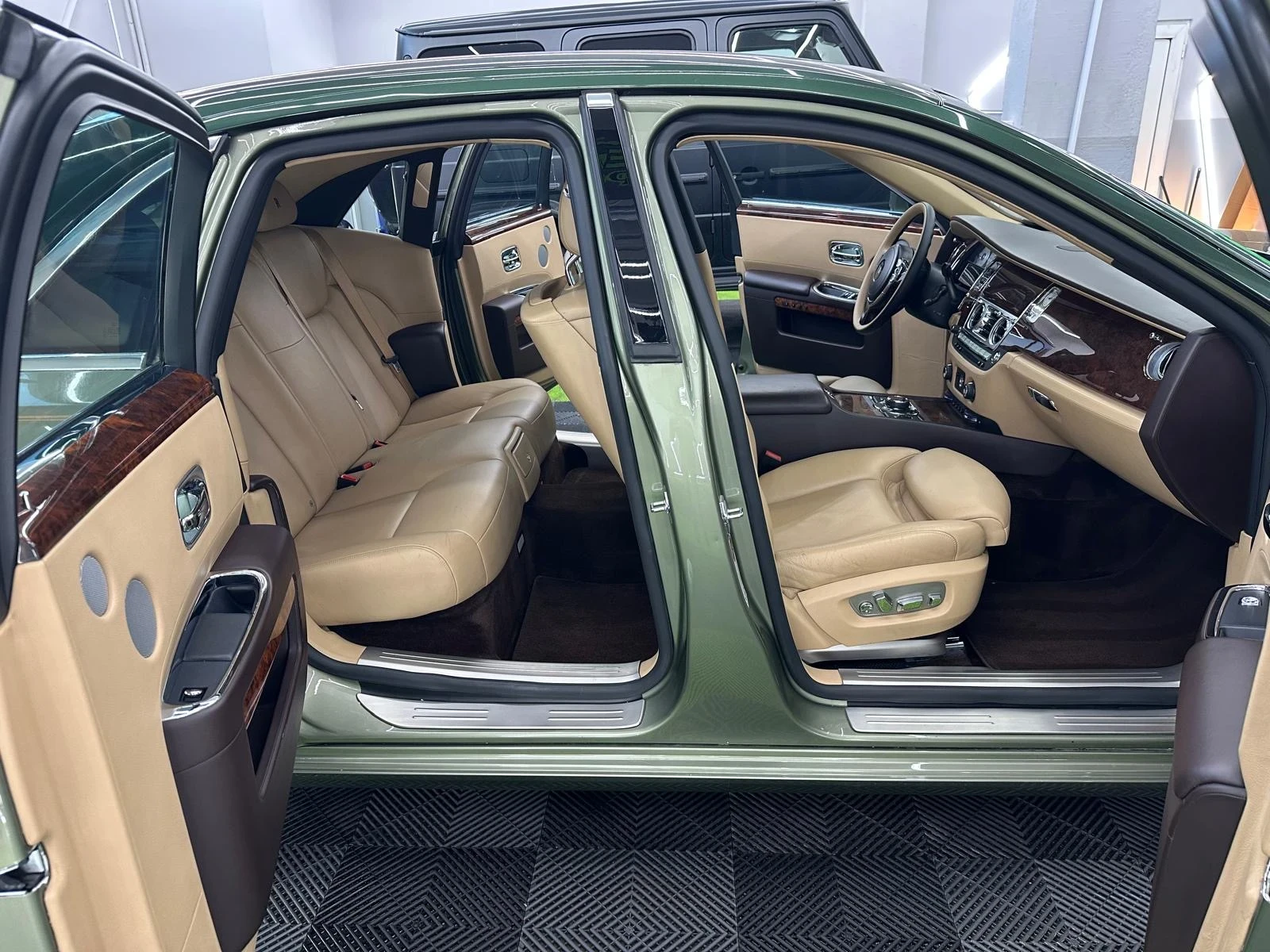 Rolls-Royce Ghost ФЕЙС* GREEN EDITION*  | Mobile.bg — изображение 13