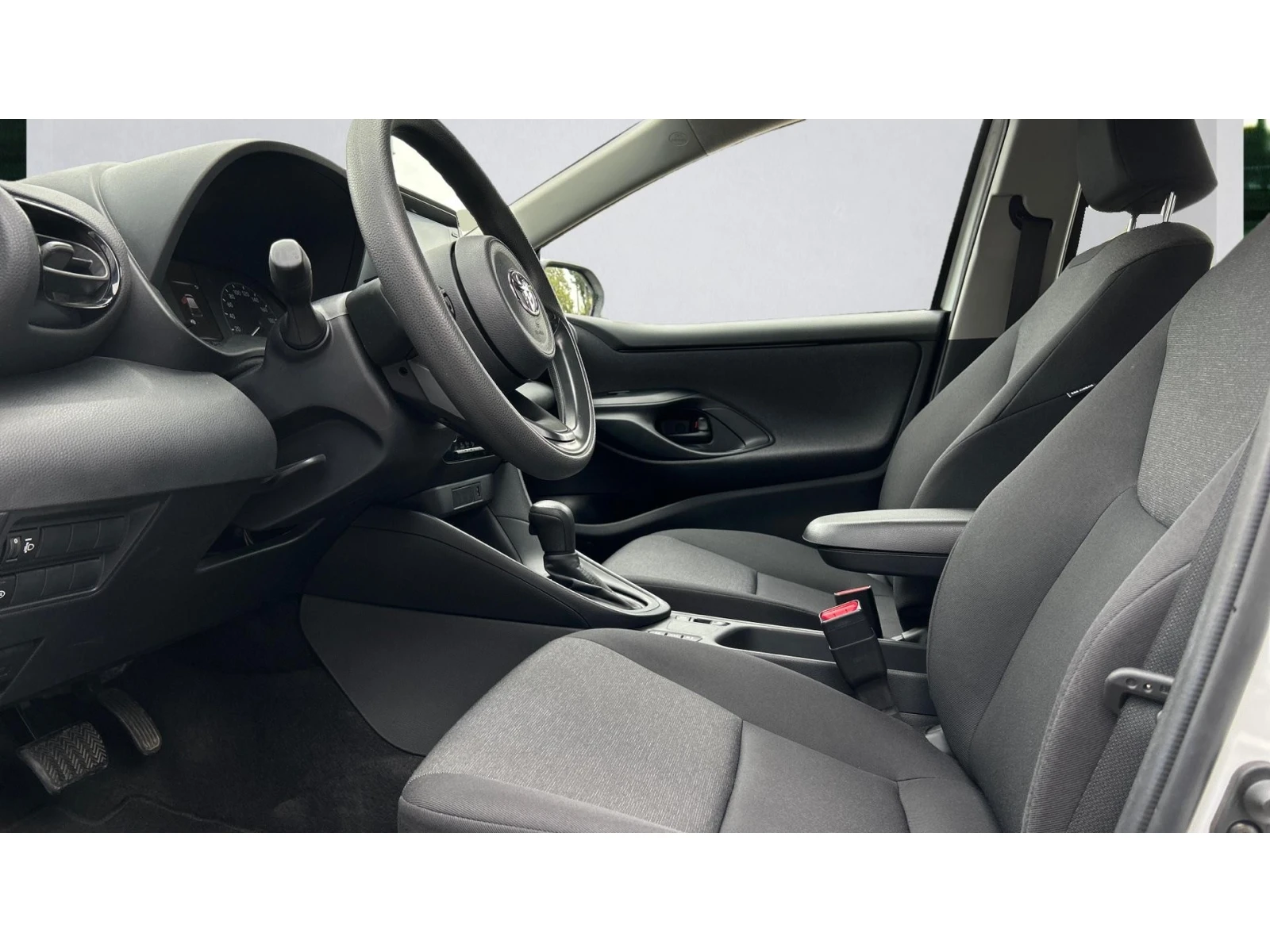 Toyota Yaris    380 . | Mobile.bg   12